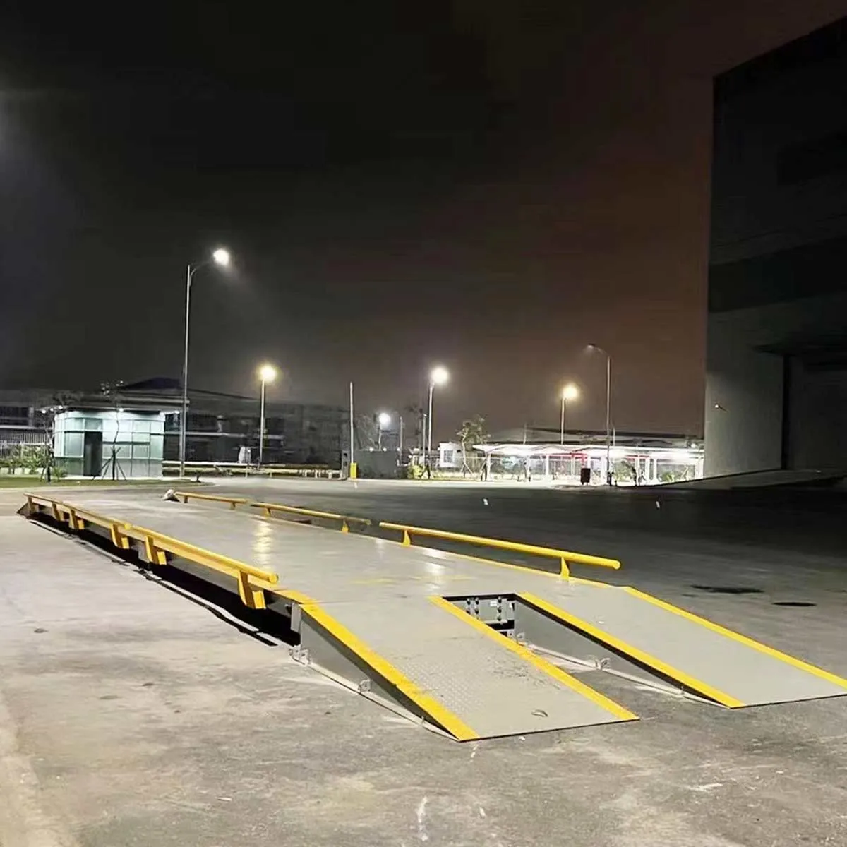 TMG Industrial 100 ton Weighbridge Truck Scale, -35℃ to  70℃, 10’ x 56’ (W x L), High-Quality Steel, U-Shape Beam Design, 120% Safe Overload, TMG-FST100